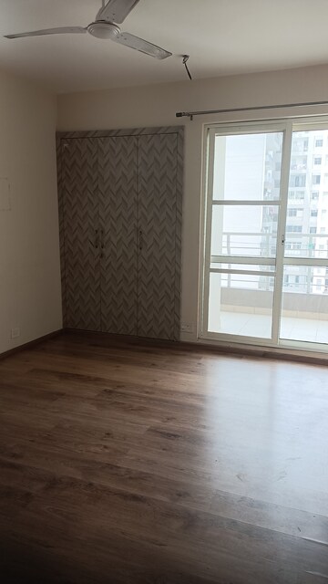 Room in 4 BHK Apartment at The 3C Lotus Panache, Sector 110 – for Rent