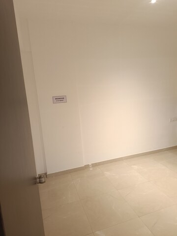 Room in 2 BHK Apartment at Seawoods – for Rent