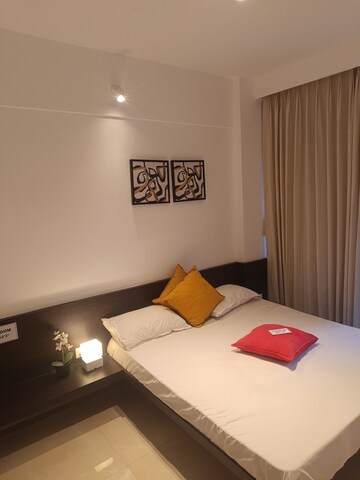 Bedroom in 2 BHK Apartment at Seawoods – for Rent
