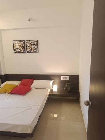 Master Bedroom in 2 BHK Apartment at Seawoods – for Rent