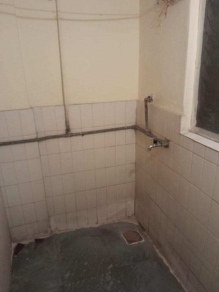 Bathroom, ganesh-chs-kalwa 1 RK 350 Sq.Ft. Apartment In Kalwa Thane 7432168