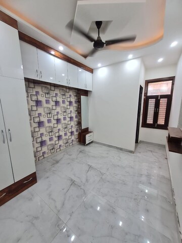 Room in 2 BHK Builder Floor at Dwarka Mor – for Sale