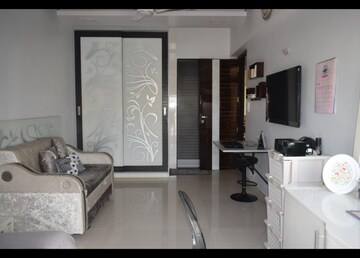 Master Bedroom in 4 BHK Apartment at Db Realty Orchid Enclave, Agripada – for Sale