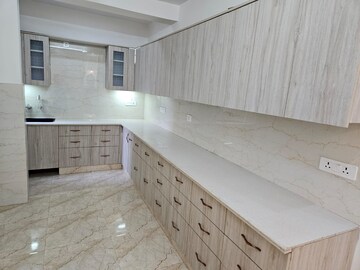 4 BHK Apartment at Vasundhara Enclave – for Sale