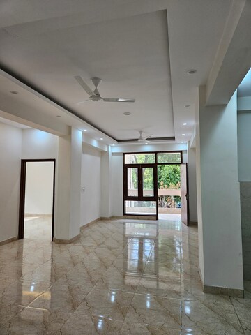  4 BHK Apartment at Vasundhara Enclave – for Sale