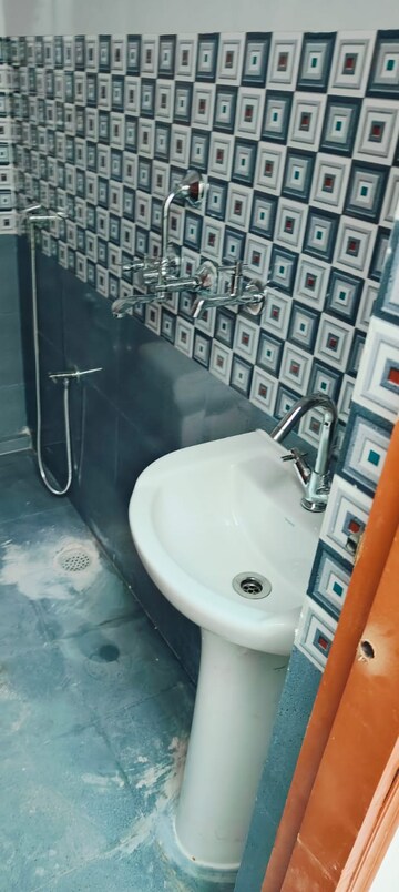 Bathroom in 3.5 BHK Villa at Faizabad Road – for Sale