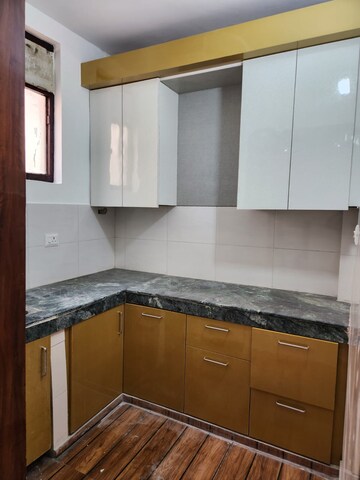 Kitchen in 2 BHK Apartment at Shalimar Garden – for Sale