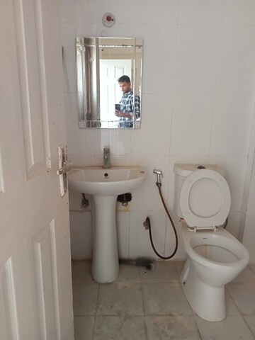 Bathroom in 2.5 BHK Apartment at Supertech Cape Town, Sector 74 – for Sale