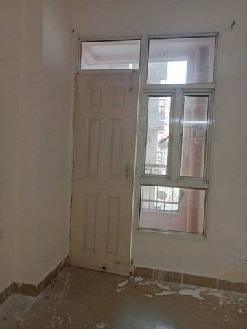 Bathroom in 2.5 BHK Apartment at Supertech Cape Town, Sector 74 – for Sale