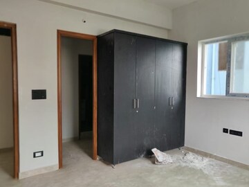 Room in 2.5 BHK Apartment at Kokapet – for Sale