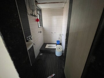 Bathroom in 1 BHK Apartment at Dahisar East – for Sale