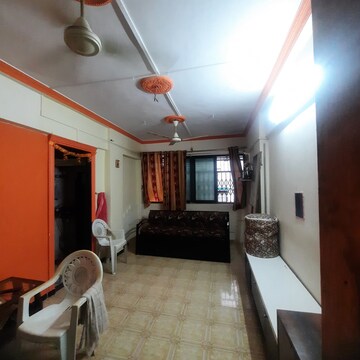 Living Room in 1.5 BHK Builder Floor at Dombivli East – for Sale