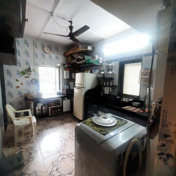 Kitchen in 1.5 BHK Builder Floor at Dombivli East – for Sale