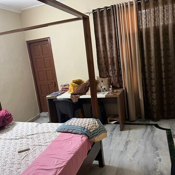 Bedroom in 6+ BHK Independent House at Sector 14 – for Sale
