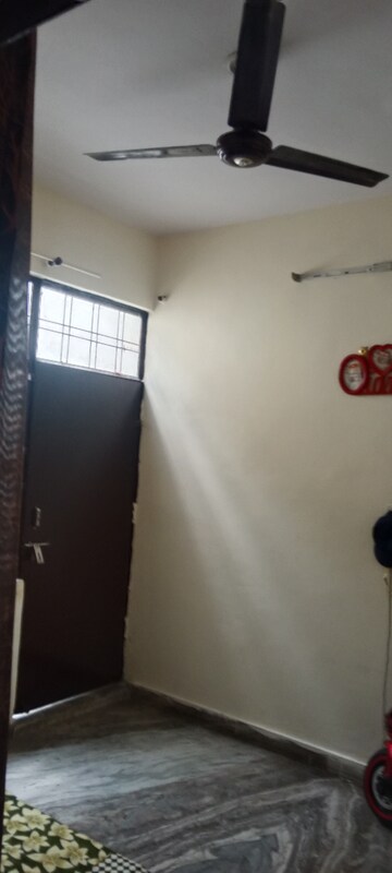 Room in 6 BHK Independent House at Sector 6 – for Sale