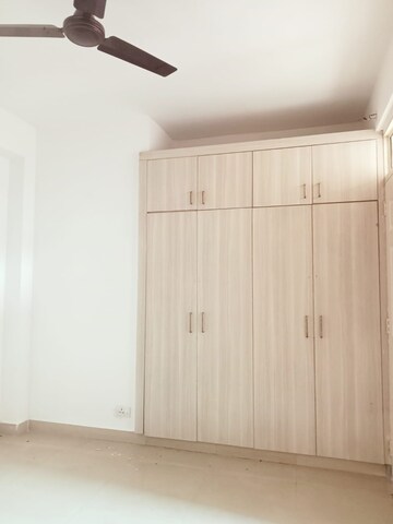 Room in 2 BHK Apartment at Paras Tierea, Sector 137 – for Sale