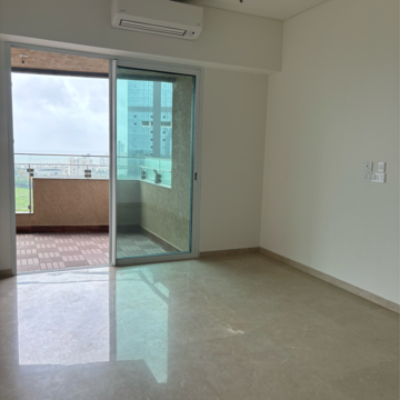 Room in 3 BHK Apartment at Lokhandwala Minerva Mahalaxmi, Delisle Road – for Sale