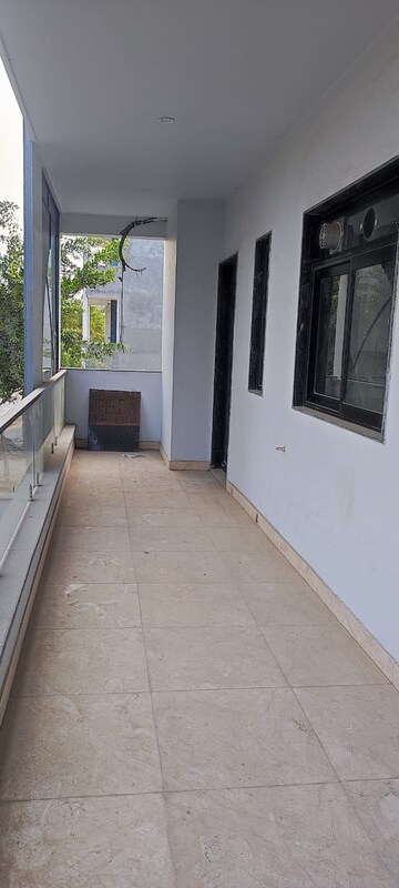 Balcony in 3 BHK Builder Floor at BPTP Parkland Pride, Sector 77 – for Sale