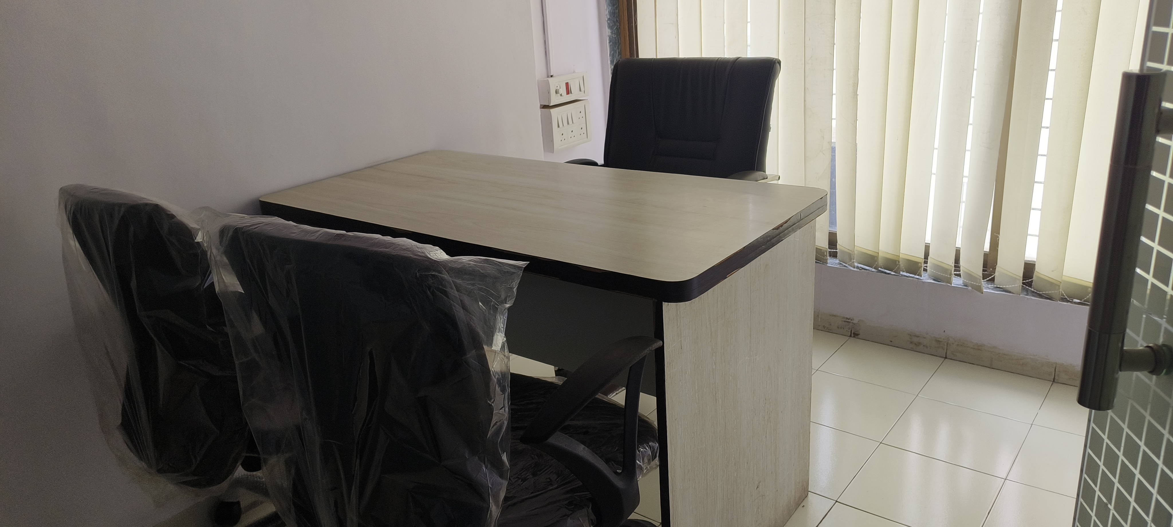 Office Space For Rent in Pranik Chambers