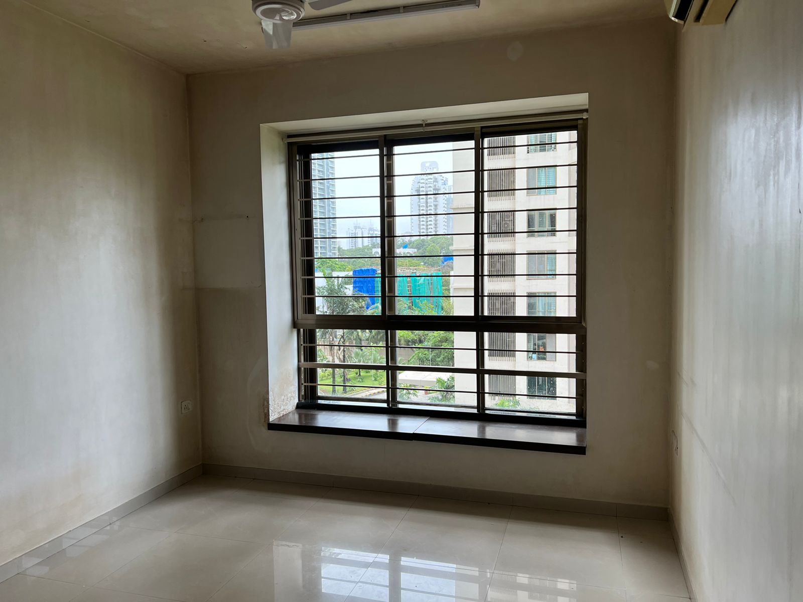 2.5 BHK Apartment For Resale in Oberoi Realty Woods Goregaon East Mumbai  7435280