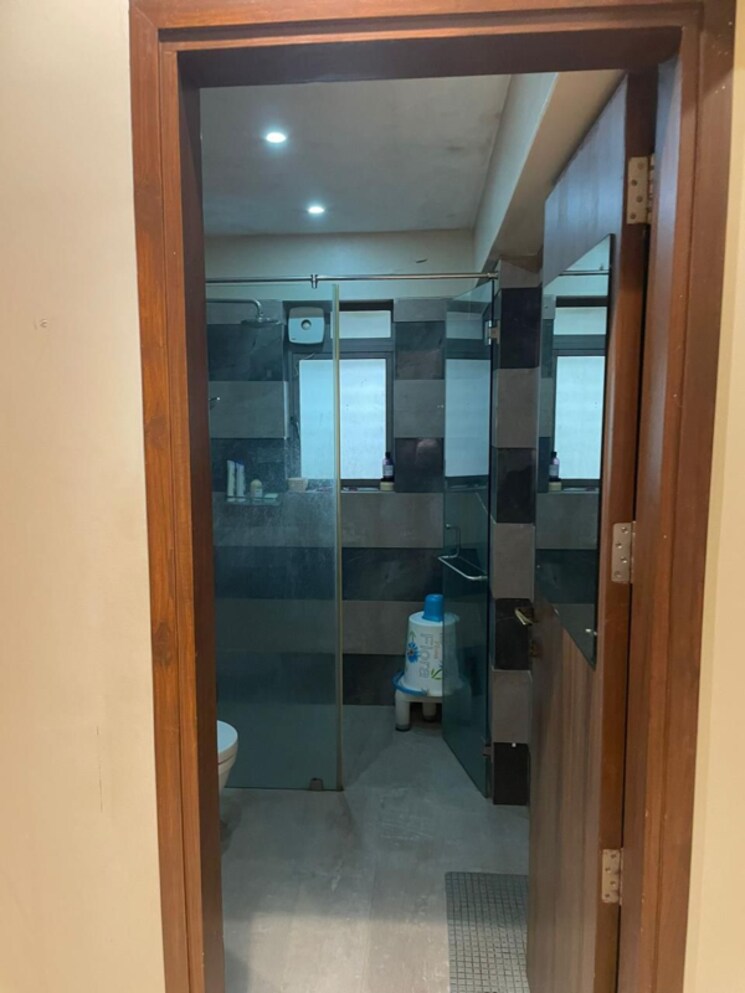 Attached Bathroom, andheri west 4 Bedroom 2000 Sq.Ft. Apartment In Andheri West Mumbai 7435707