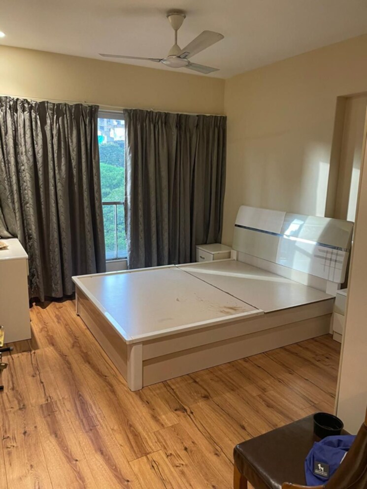 Room, andheri west 4 Bedroom 2000 Sq.Ft. Apartment In Andheri West Mumbai 7435707