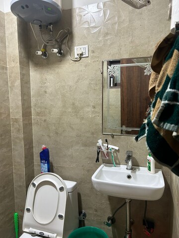 Furnished Amenities in 3 BHK Builder Floor at Pratap Vihar – for Sale