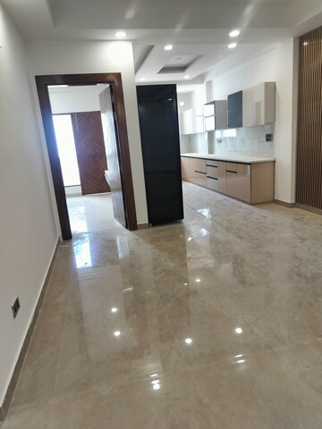 Room in 3 BHK Builder Floor at Sector 81 – for Sale