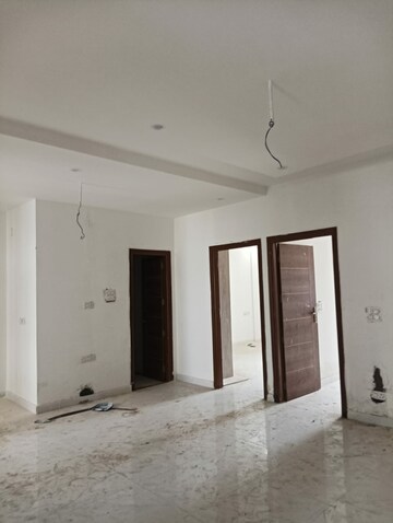 Room in 3 BHK Apartment at Kishanpura – for Sale