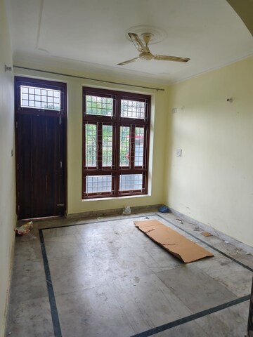 Room in 2 BHK Independent House at Mu 1 Greater Noida – for Sale
