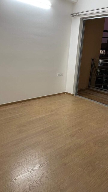 Room in 3.5 BHK Apartment at Amanora Adreno Towers, Hadapsar – for Sale