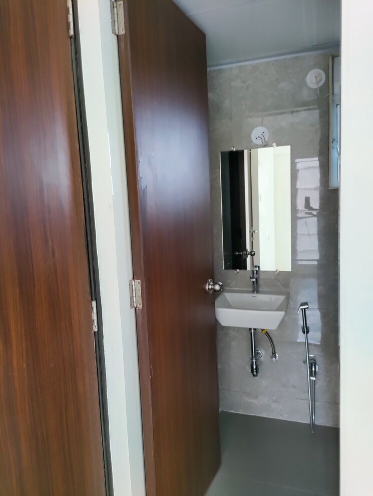 Bathroom, dosti-oro-67 1 Bedroom 480 Sq.Ft. Apartment In Kandivali West Mumbai 7436208