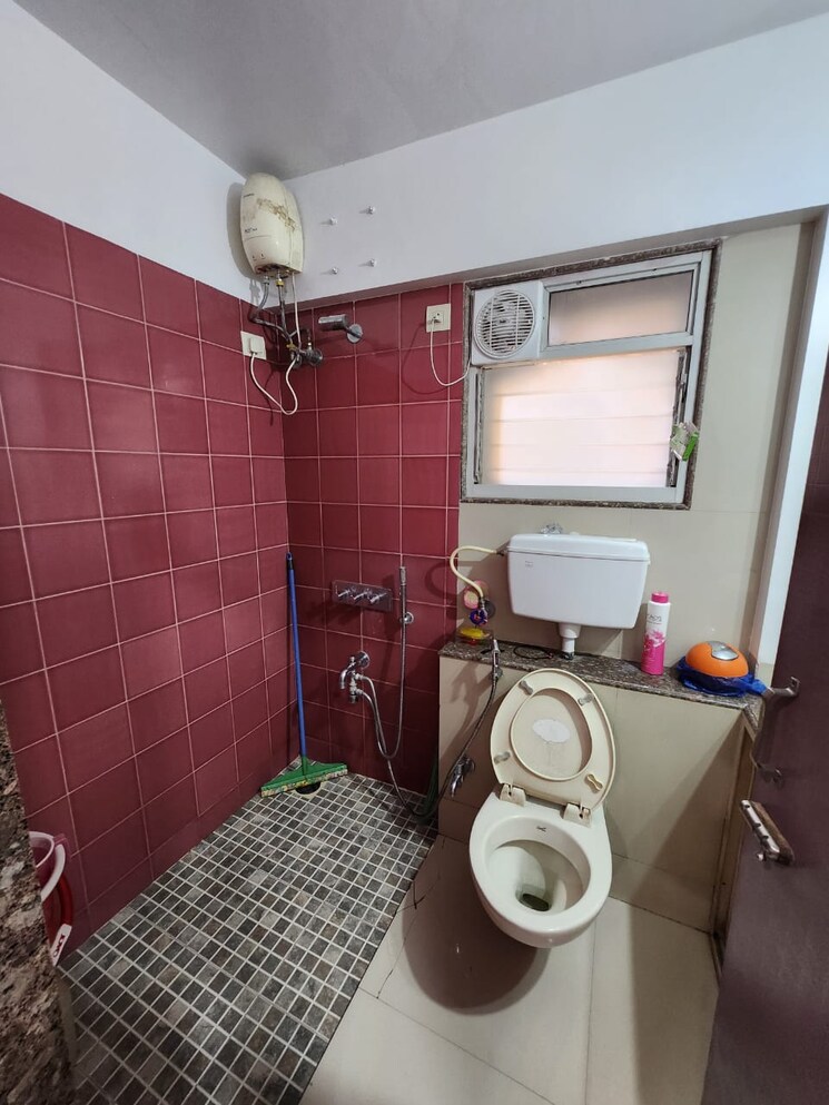 Bathroom, kanakia-spaces-niharika 4 Bedroom 2060 Sq.Ft. Apartment In Manpada Thane 7436171