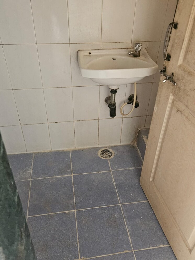 Bathroom, cidco-vastu-vihar 1 Bedroom 700 Sq.Ft. Apartment In Kharghar Navi Mumbai 7436185