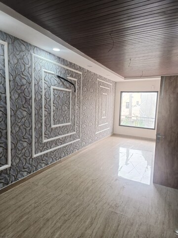 Room in 3 BHK Apartment at MP Metro Towers, Dhakoli Village – for Sale