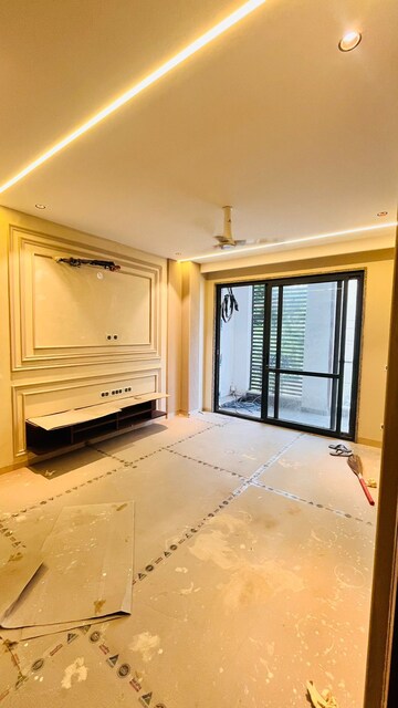 Room in 3 BHK Builder Floor at Sushant Lok 3, Sector 57 – for Sale