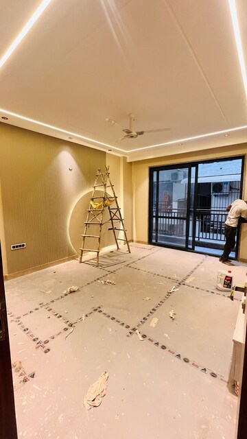 Room in 3 BHK Builder Floor at Sushant Lok 3, Sector 57 – for Sale