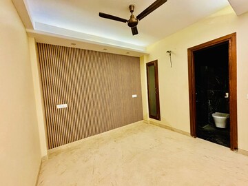 Room in 4 BHK Builder Floor at Sushant Lok 3, Sector 57 – for Sale