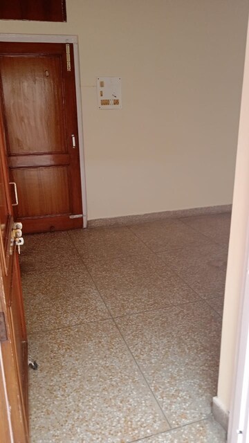 Furnished Amenities in 5 BHK Independent House at Aliganj – for Sale