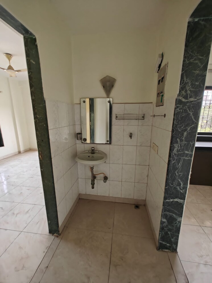 Bathroom, neelsidhi-paradise 3 Bedroom 1700 Sq.Ft. Apartment In Nerul Navi Mumbai 7436797