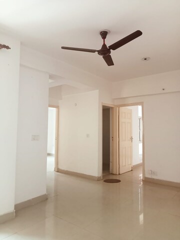 Room in 3 BHK Apartment at Supertech Cape Town, Sector 74 – for Sale