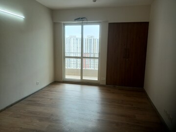 Room in 4 BHK Apartment at The 3C Lotus Panache, Sector 110 – for Rent
