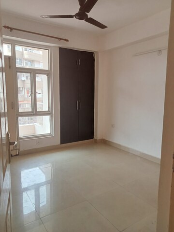 Room in 2.5 BHK Apartment at Nimbus The Hyde park, Sector 78 – for Sale