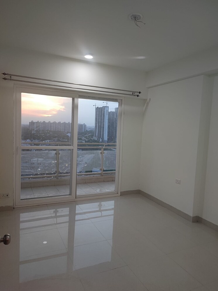 Room, zeta i greater noida 3 Bedroom 1350 Sq.Ft. Apartment In Zeta I Greater Noida Greater Noida 7438026