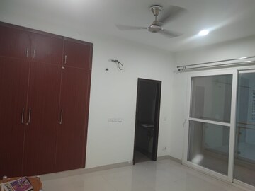 Room in 3 BHK Apartment at Zeta I Greater Noida – for Sale