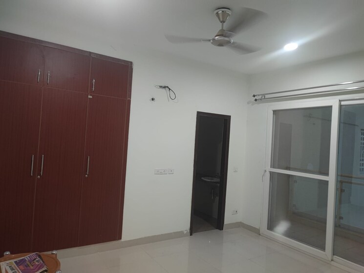 Room, zeta i greater noida 3 Bedroom 1350 Sq.Ft. Apartment In Zeta I Greater Noida Greater Noida 7438026