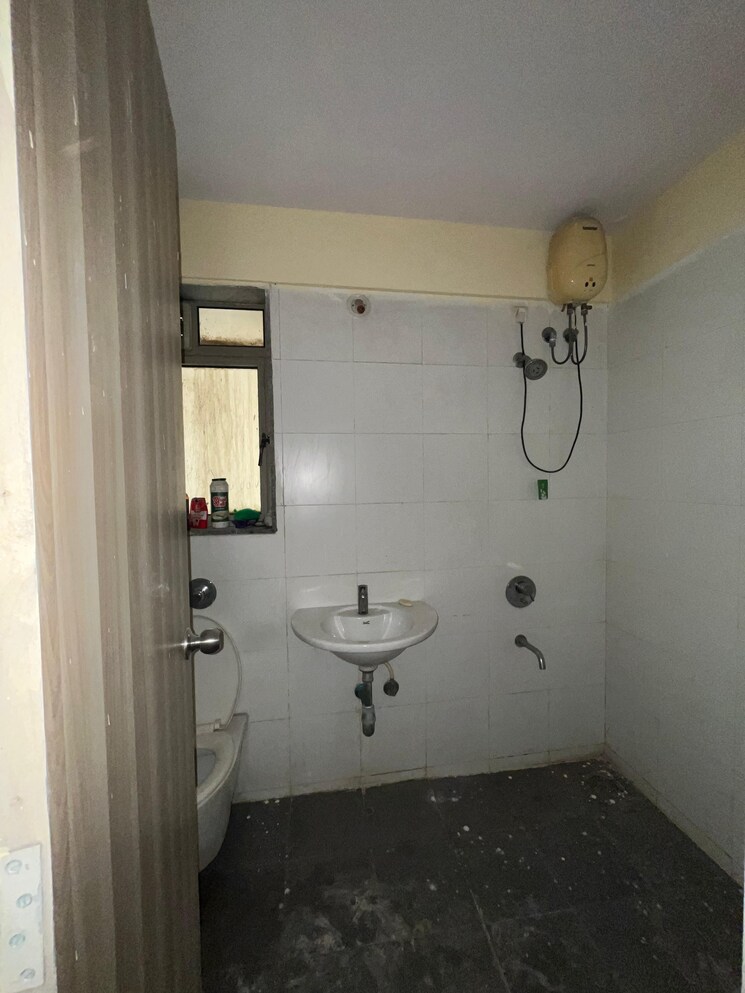 Bathroom, lodha-palava-casa-bella 2 Bedroom 918 Sq.Ft. Apartment In Dombivli East Thane 7438040