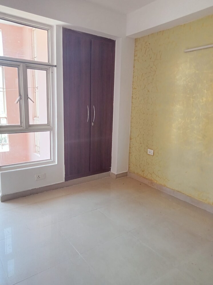 Room, nimbus-the-hyde-park 2 Bedroom 915 Sq.Ft. Apartment In Sector 78 Noida 7438087