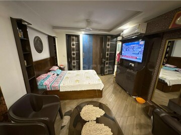Master Bedroom in 3 BHK Builder Floor at Sector 57 – for Sale