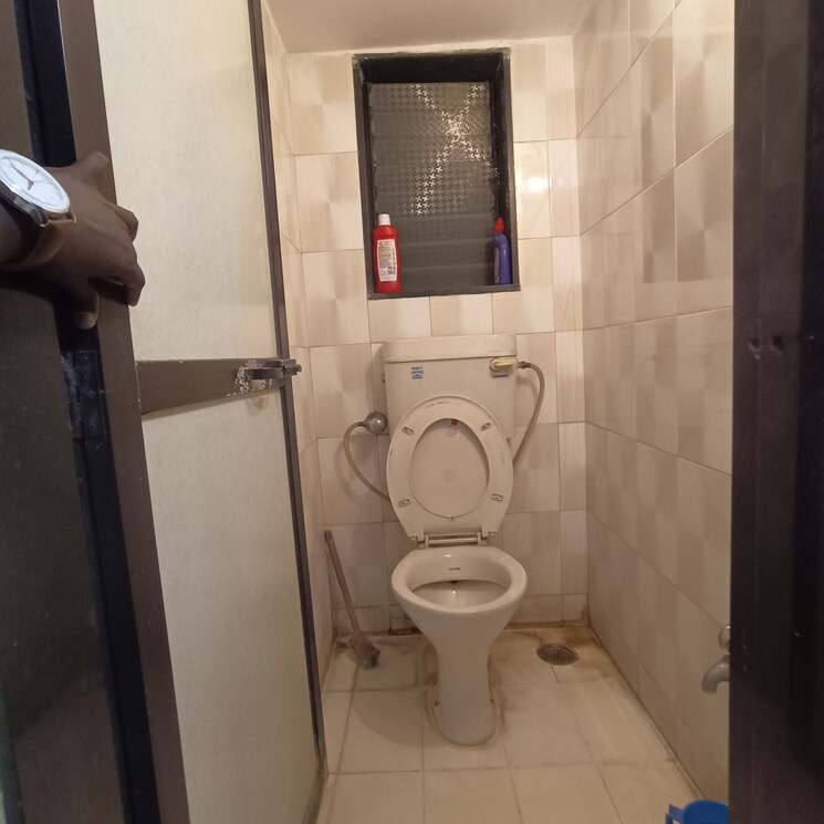 Bathroom, goregaon east 2 Bedroom 750 Sq.Ft. Apartment In Goregaon East Mumbai 7438470